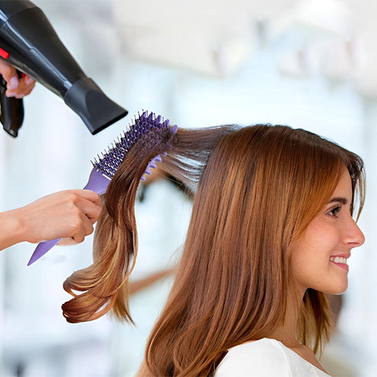 brosse a cheveux demelante utilise avec seche cheveux